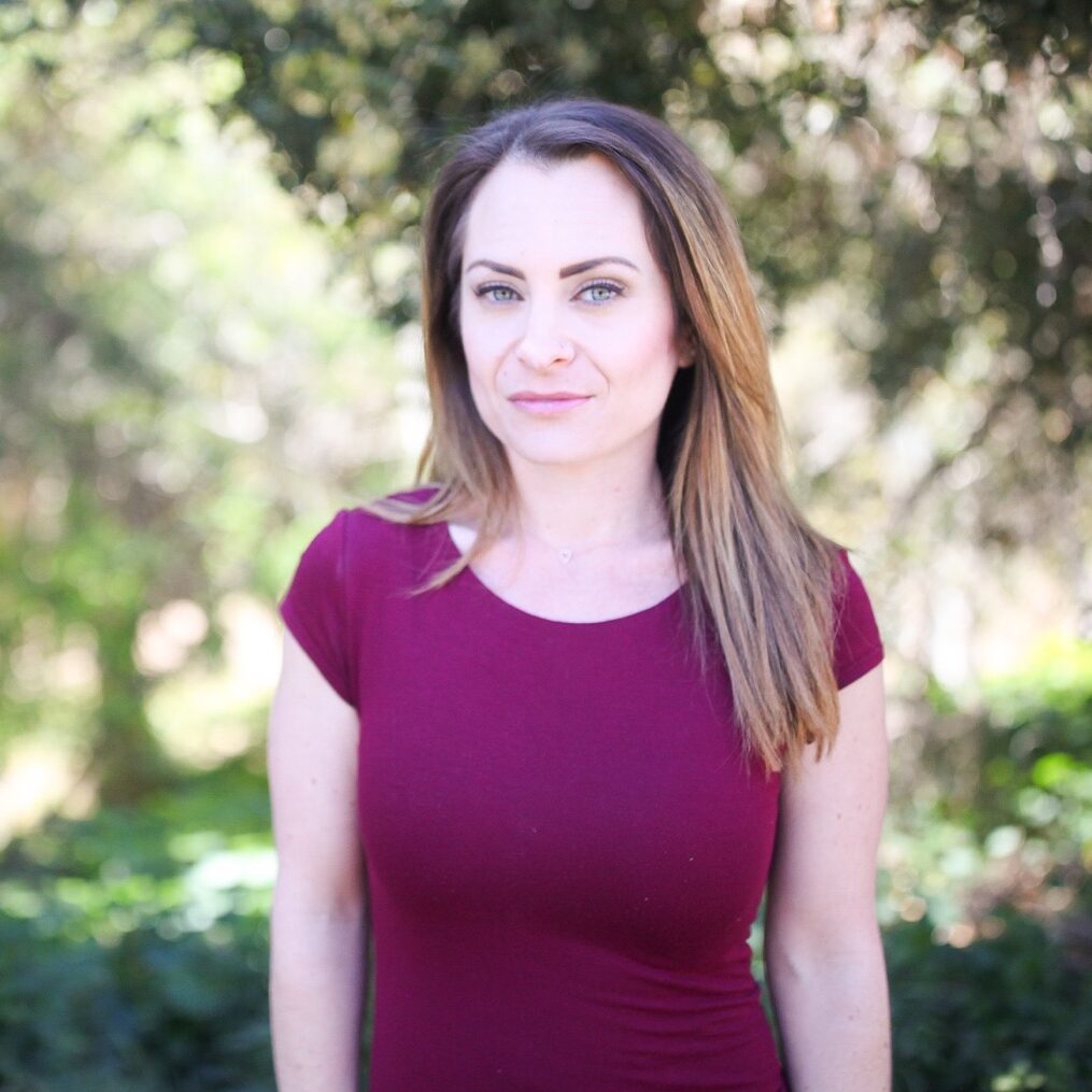 amy_sq_crop amy-chesler-on-green-natural-background